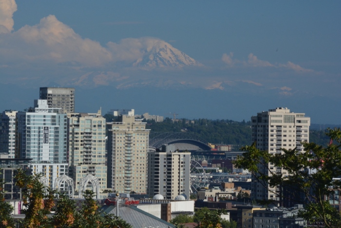 mt ranier from queen anne hill